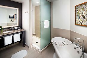 ANDAZ SAVANNAH, BY HYATT