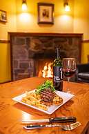 Johnston Canyon Lodge and Bungalows