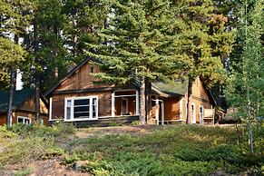 Johnston Canyon Lodge and Bungalows
