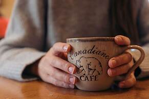 Johnston Canyon Lodge and Bungalows