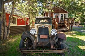 Johnston Canyon Lodge and Bungalows