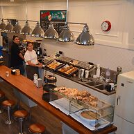 Johnston Canyon Lodge and Bungalows