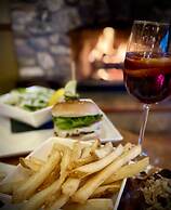 Johnston Canyon Lodge and Bungalows