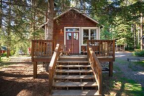 Johnston Canyon Lodge and Bungalows