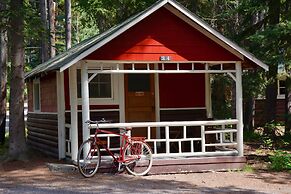 Johnston Canyon Lodge and Bungalows