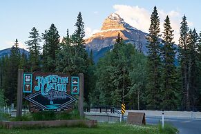 Johnston Canyon Lodge and Bungalows
