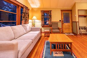 Johnston Canyon Lodge and Bungalows