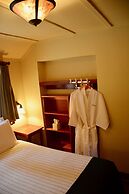 Johnston Canyon Lodge and Bungalows