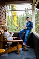 Johnston Canyon Lodge and Bungalows