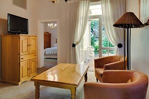 Protea Hotel by Marriott Dorpshuis & Spa Stellenbosch