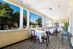 Queen’s Hotel by BON Hotels