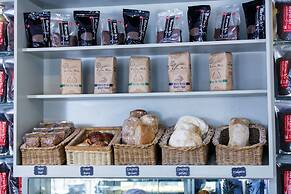 Queen’s Hotel by BON Hotels