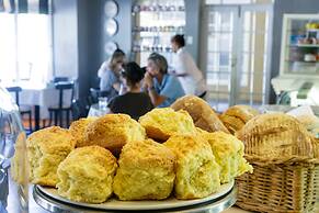 Queen’s Hotel by BON Hotels