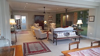 Queen’s Hotel by BON Hotels