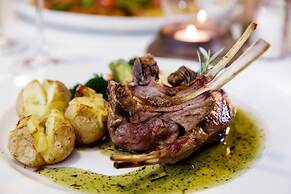 Queen’s Hotel by BON Hotels