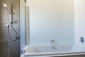 Queen’s Hotel by BON Hotels