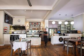 Queen’s Hotel by BON Hotels