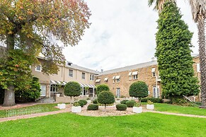 Queen’s Hotel by BON Hotels