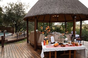Hoyo Hoyo Safari Lodge