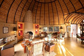 Hoyo Hoyo Safari Lodge