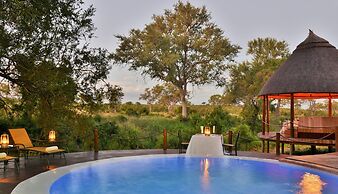 Hoyo Hoyo Safari Lodge