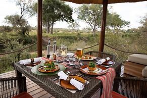 Hoyo Hoyo Safari Lodge