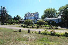 The Harbourview Inn