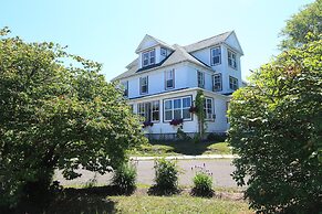 The Harbourview Inn