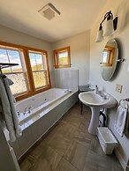 The Harbourview Inn