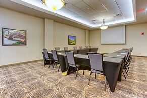 Drury Inn & Suites Near La Cantera Parkway