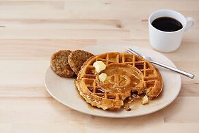 Drury Inn & Suites Near La Cantera Parkway