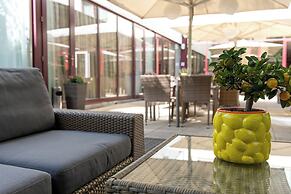 Lions Garden Hotel