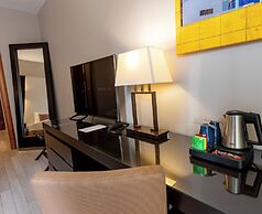 Lions Garden Hotel