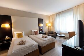 Lions Garden Hotel