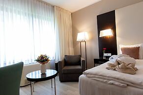 Lions Garden Hotel