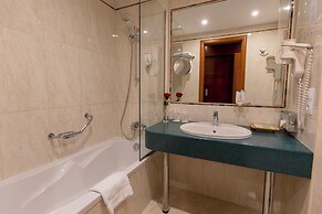 Lions Garden Hotel