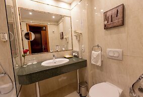 Lions Garden Hotel