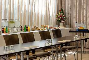 Lions Garden Hotel