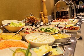 Lions Garden Hotel