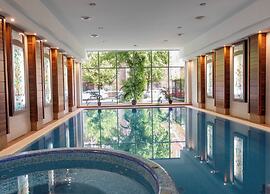 Lions Garden Hotel