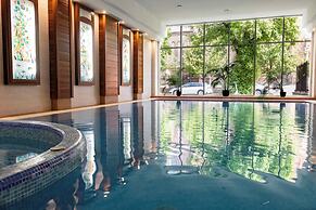 Lions Garden Hotel