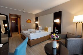 Lions Garden Hotel
