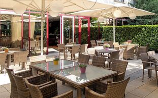 Lions Garden Hotel