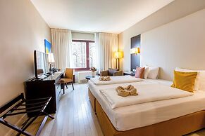 Lions Garden Hotel