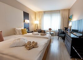 Lions Garden Hotel