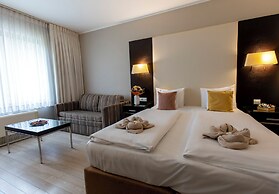 Lions Garden Hotel
