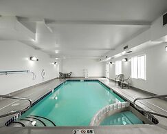 Rodeway Inn & Suites
