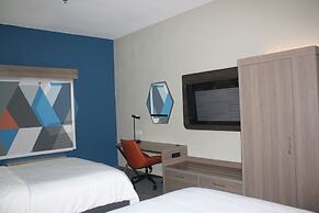 Holiday Inn Express Hotel & Suites Shamrock North by IHG