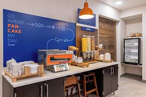 Holiday Inn Express Rochester South - Mayo Area by IHG