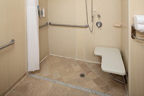 Hampton Inn & Suites Mystic